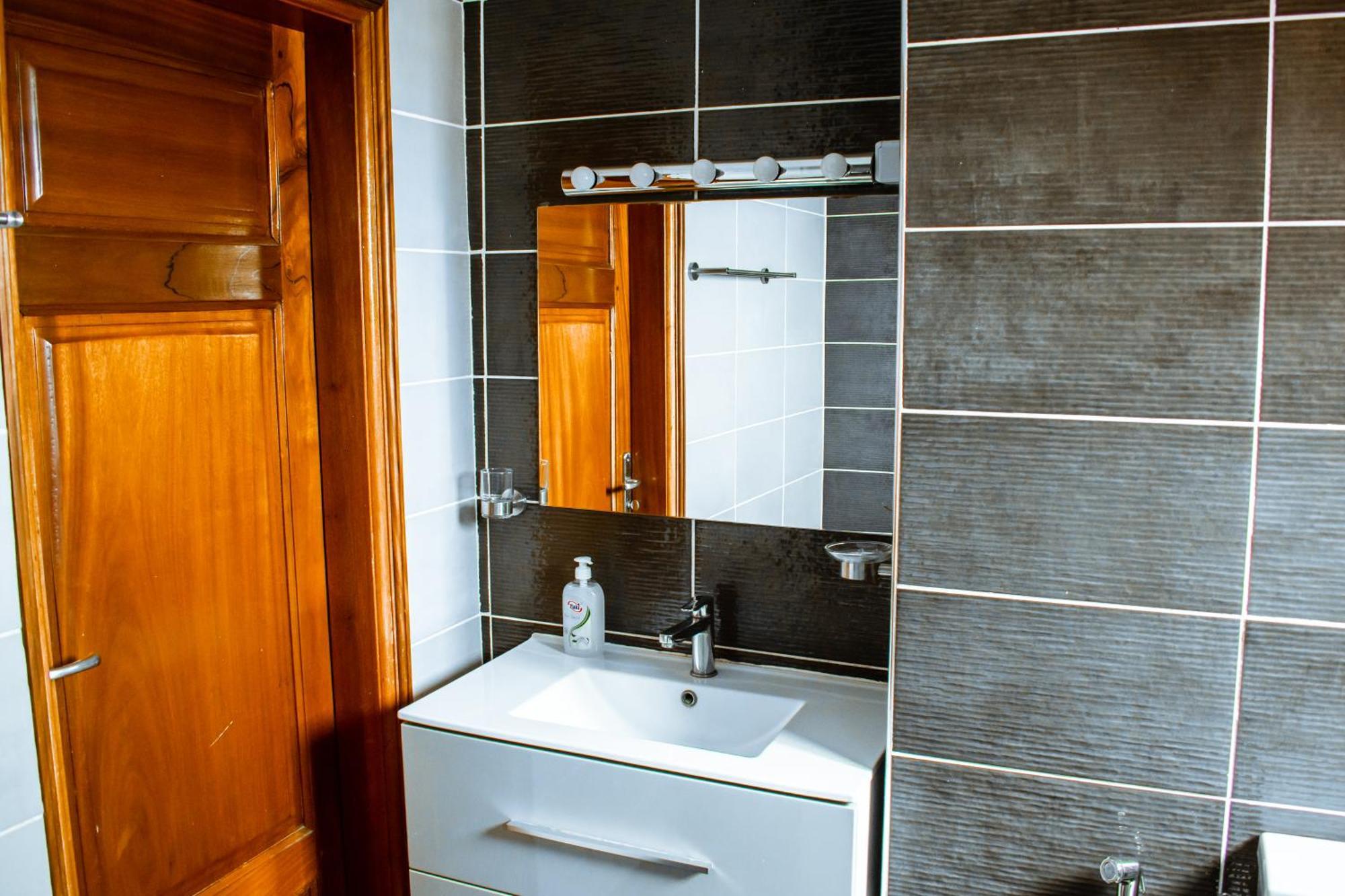 Le First Concept Appartement Dakar Buitenkant foto